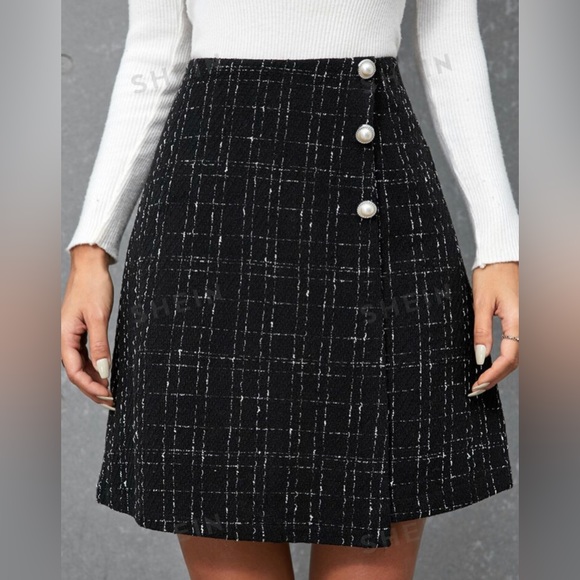 Dresses & Skirts - This skirt can be worn in autumn, winter and spring